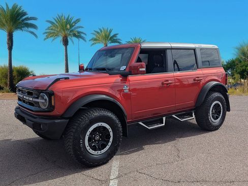 Certified 2023 Ford Bronco Outer Banks w/ Sasquatch Package image 33