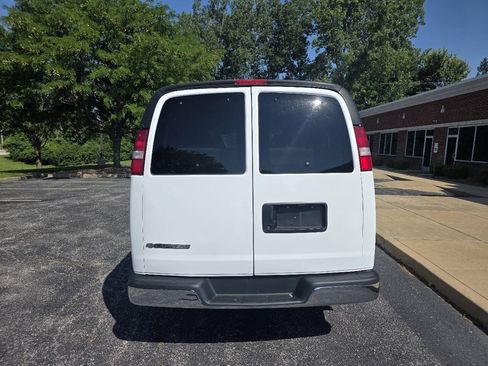 Used 2017 Chevrolet Express 3500 LT w/ LT Preferred Equipment Group RWD image 8
