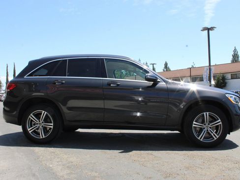 Used 2020 Mercedes-Benz GLC 300 image 28