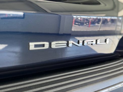 Used 2021 GMC Yukon Denali w/ Denali Premium Package image 40