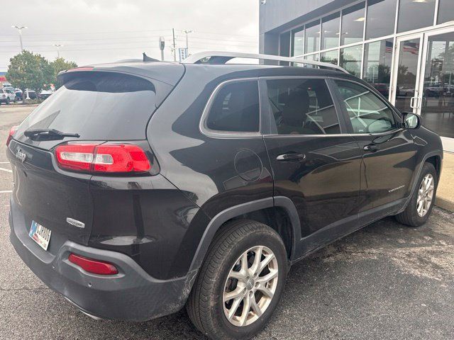 Used 2016 Jeep Cherokee Latitude w/ Comfort/Convenience Group AWD/4WD image 32