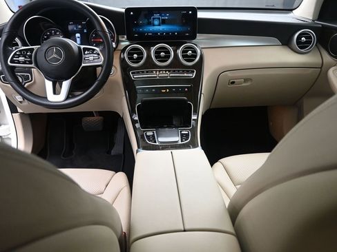 Used 2022 Mercedes-Benz GLC 300 w/ Premium Package Lite image 10