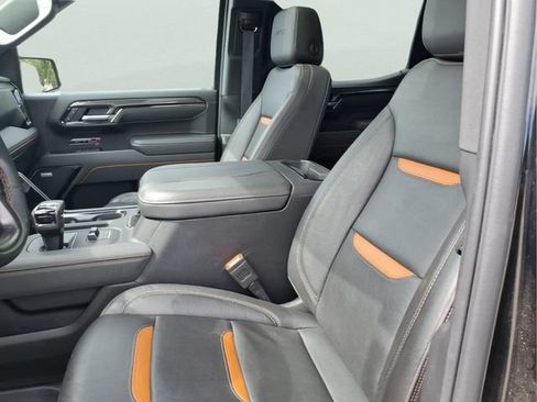 Used 2025 GMC Sierra 1500 AT4 w/ AT4 Premium Package AWD/4WD image 18