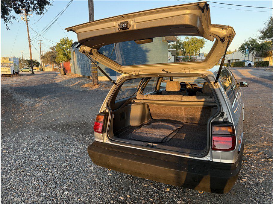 Used 1989 Toyota Camry Deluxe FWD image 15