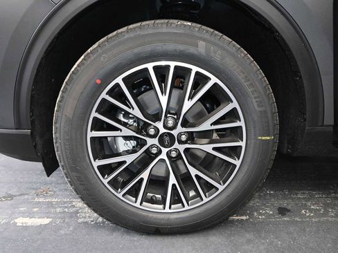 New 2025 Ford Escape SE image 10