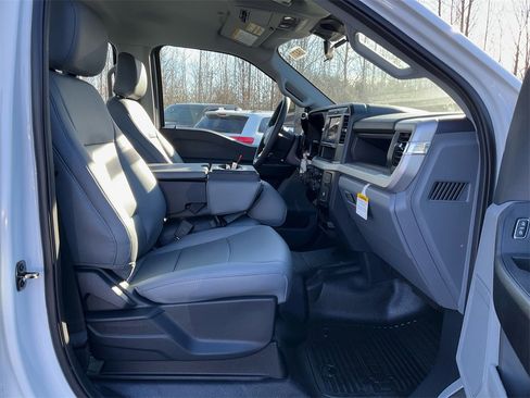 New 2026 Ford F250 XL w/ FX4 Off-Road Package image 12