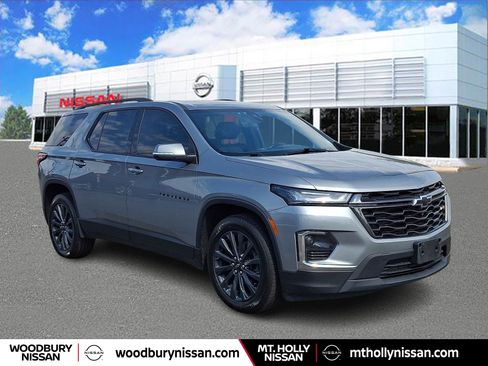 Used 2023 Chevrolet Traverse RS w/ LPO, Floor Liner Package AWD/4WD image 1