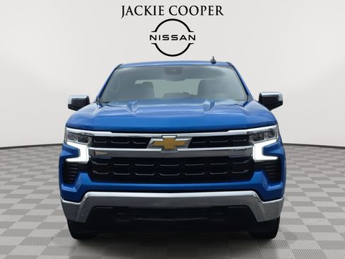 Used 2025 Chevrolet Silverado 1500 LT image 2
