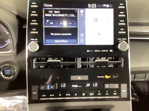 Used 2021 Toyota Avalon Touring image 27