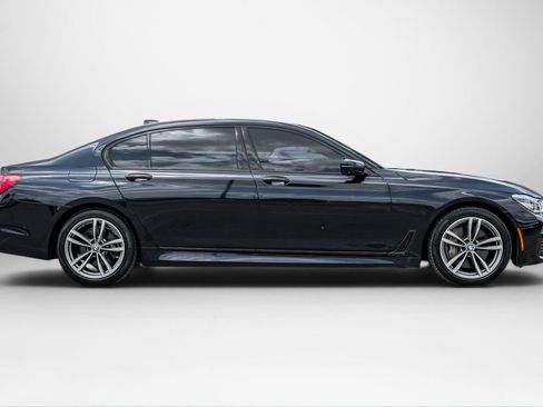Used 2019 BMW 750i xDrive w/ M Sport Package AWD/4WD image 5