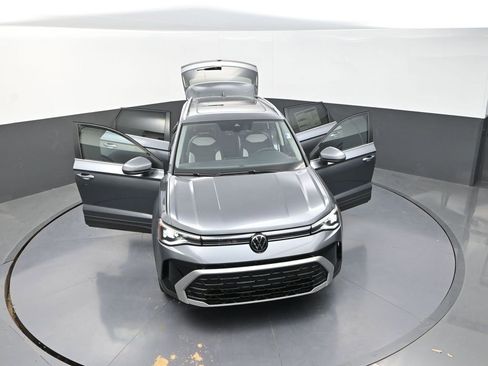 New 2025 Volkswagen Taos SEL image 28