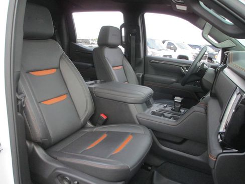 Used 2025 GMC Sierra 1500 AT4 w/ AT4 Premium Package image 25