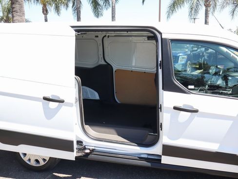 Used 2019 Ford Transit Connect XL image 10