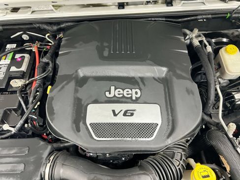 Used 2017 Jeep Wrangler Sport AWD/4WD image 23