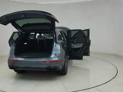 Used 2024 Audi Q5 e Prestige w/ Prestige Package image 80