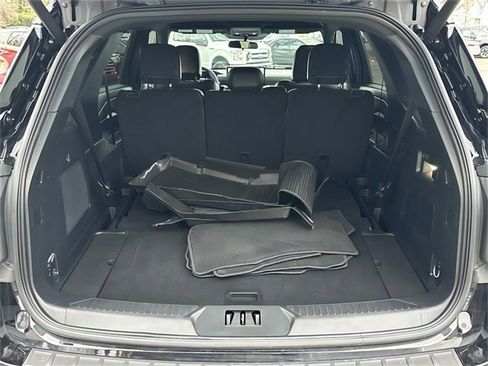 Used 2025 Ford Explorer ST-Line w/ ST-Line Street Pack image 8