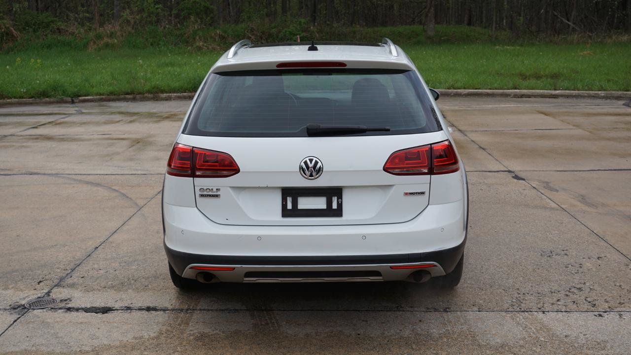 Used 2017 Volkswagen Golf Alltrack SE AWD/4WD image 4