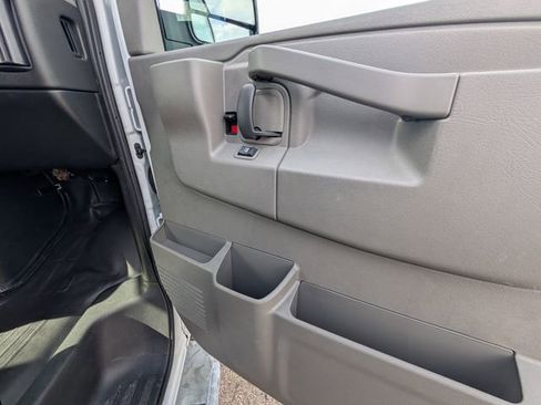 Used 2024 Chevrolet Express 2500 w/ Driver Convenience Package image 5