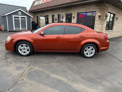 Used 2012 Dodge Avenger SXT image 9