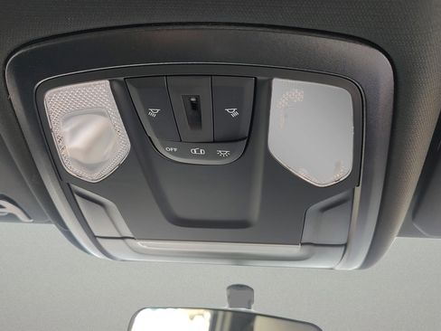 Used 2024 RAM 2500 Tradesman w/ Chrome Appearance Group image 14