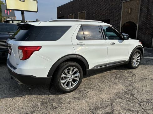 Used 2023 Ford Explorer Limited AWD/4WD image 4