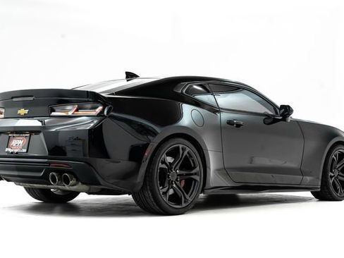 Used 2018 Chevrolet Camaro SS image 4