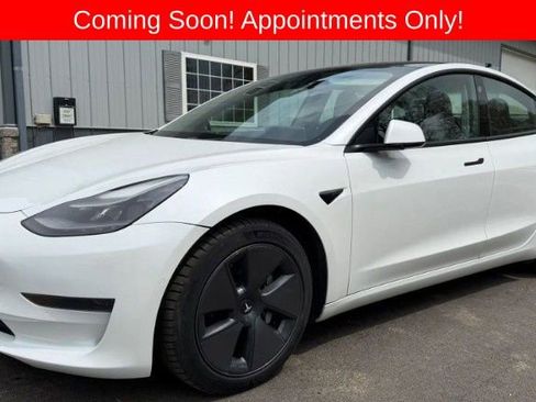 Used 2021 Tesla Model 3 Standard Range Plus RWD image 1