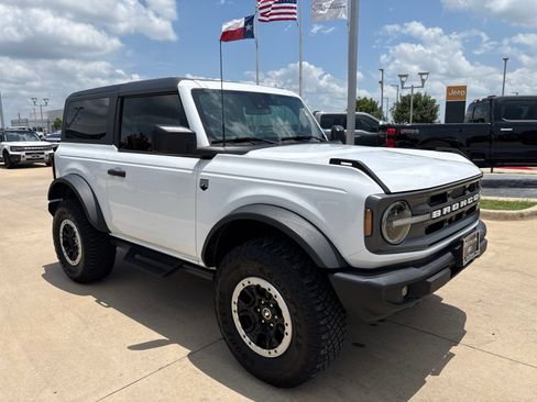 Used 2023 Ford Bronco Big Bend w/ Sasquatch Package AWD/4WD image 8