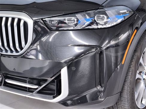 Used 2024 BMW X5 xDrive50e image 12