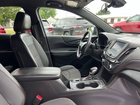 Used 2022 Chevrolet Equinox RS w/ LPO, Floor Liner Package AWD/4WD image 16