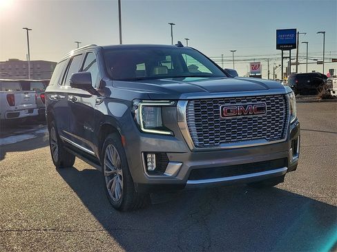 Used 2021 GMC Yukon Denali w/ Denali Premium Package image 2