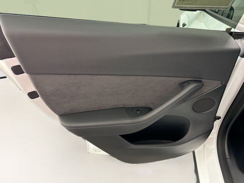 Used 2022 Tesla Model Y Performance AWD/4WD image 28
