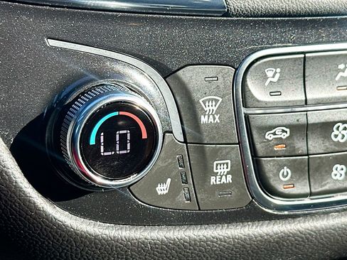 Certified 2023 Chevrolet Equinox Premier image 20