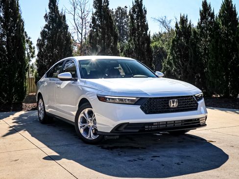 New 2026 Honda Accord LX image 2