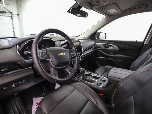 Used 2021 Chevrolet Traverse LT image 10