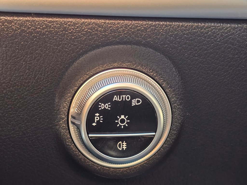 Used 2023 Mercedes-Benz C 300 4MATIC Sedan image 38