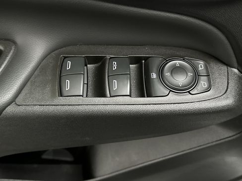 Used 2023 Chevrolet Equinox LT w/ LPO, Floor Liner Package AWD/4WD image 18