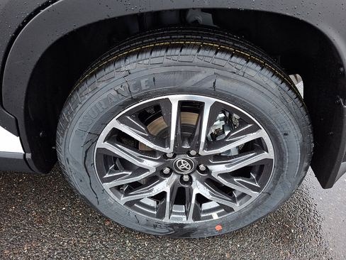 New 2026 Toyota Corolla Cross XLE image 5