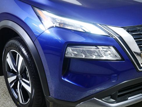 Used 2023 Nissan Rogue SL AWD/4WD image 16