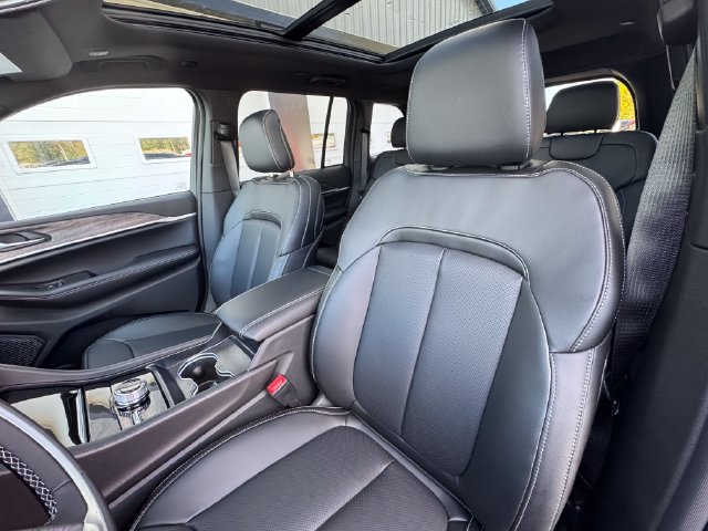 New 2027 Jeep Grand Cherokee Limited AWD/4WD image 43
