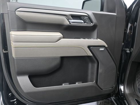 Used 2025 Chevrolet Silverado 1500 ZR2 w/ Technology Package image 11