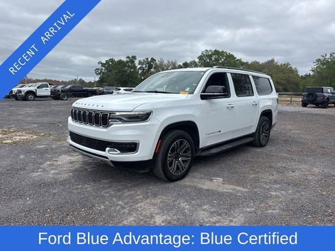 Used 2024 Jeep Wagoneer L Series II w/ Flexible Seating Group RWD image 1