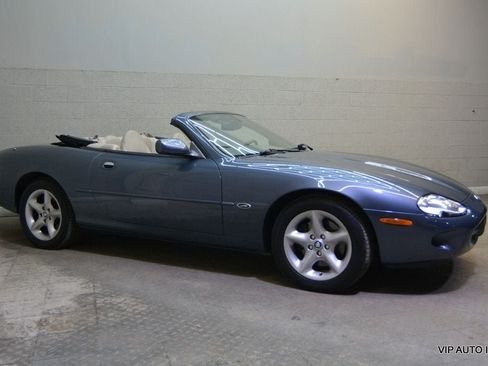 Used 2000 Jaguar XK8 Convertible RWD image 3