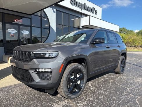 New 2025 Jeep Grand Cherokee Limited w/ Black Appearance Package image 2