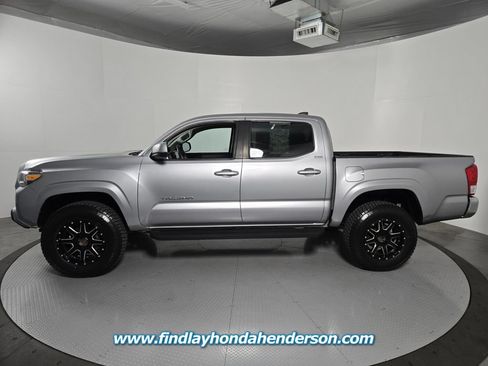 Used 2021 Toyota Tacoma SR5 RWD image 3