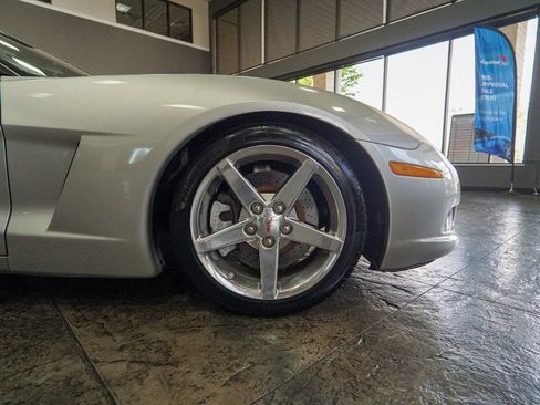 Used 2007 Chevrolet Corvette Convertible w/ Preferred Equipment Group RWD image 9