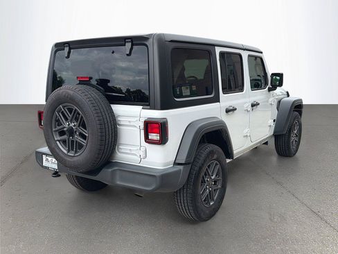 Used 2024 Jeep Wrangler Unlimited Sport AWD/4WD image 4