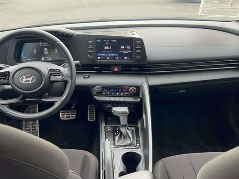 Used 2025 Hyundai Elantra Sport FWD image 20
