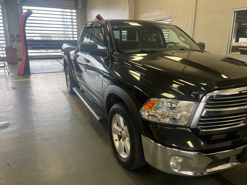 Used 2019 RAM 1500 Classic SLT w/ SLT Plus D←cor Group AWD/4WD image 1