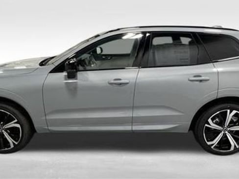 Used 2025 Volvo XC60 B5 Ultra w/ Protection Package Premier image 6